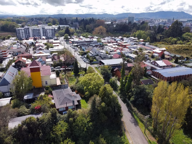 Oportunidad de Inversión en Isla Teja Terreno Urbano en Excelente Ubicación