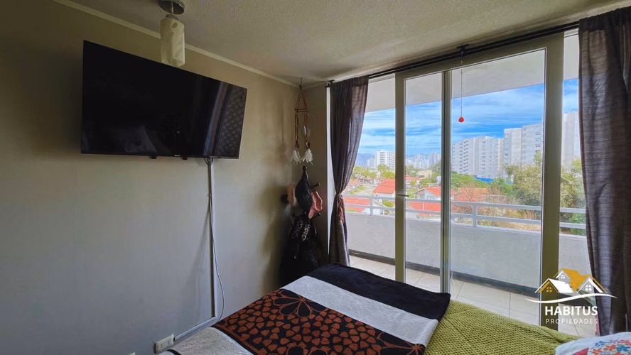 SE VENDE AMPLIO DEPARTAMENTO CON VISTA AL MAR - Imagen 20