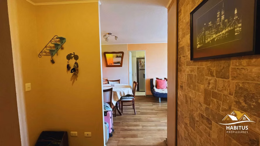 SE VENDE AMPLIO DEPARTAMENTO CON VISTA AL MAR