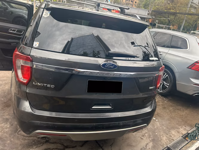 Ford Explorer Limited: espacio, comodidad y estilo - Imagen 3