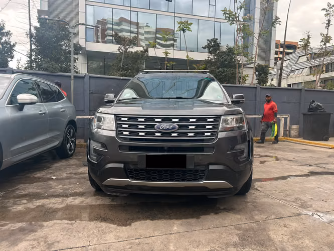 Ford Explorer Limited: espacio, comodidad y estilo - Imagen 4