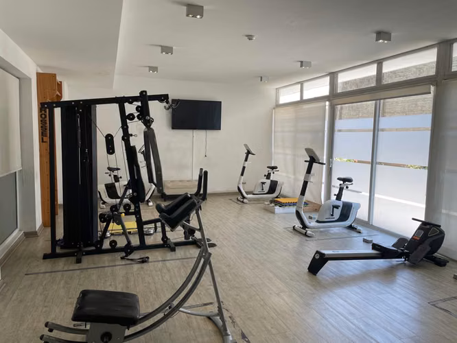Arriendo Depto 1 dormitorio pasos metro moneda - Imagen 7