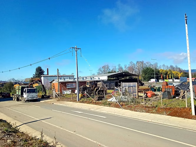 Terreno industrial 7.035 m² con aserradero y maquinaria, Gorbea