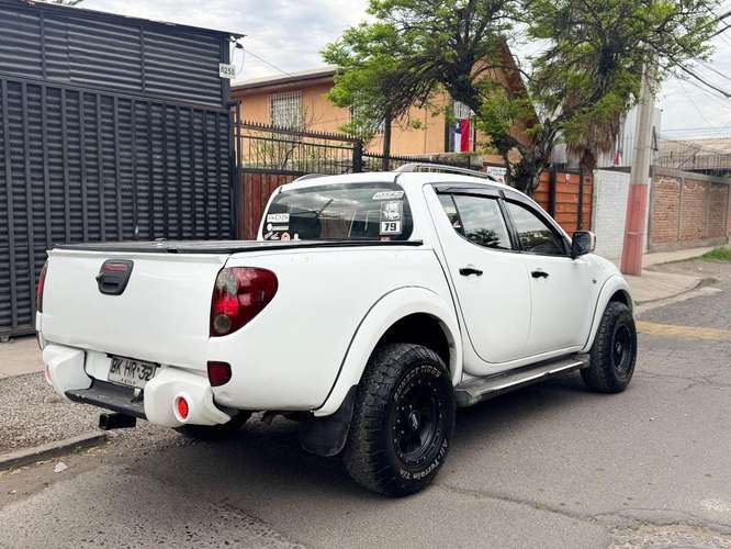 Mitsubishi L200 4x4 - Imagen 6