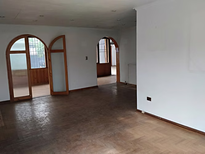 Casa Esquina aislasa de 4D y 2 B en 337 mts de Terreno - Imagen 18