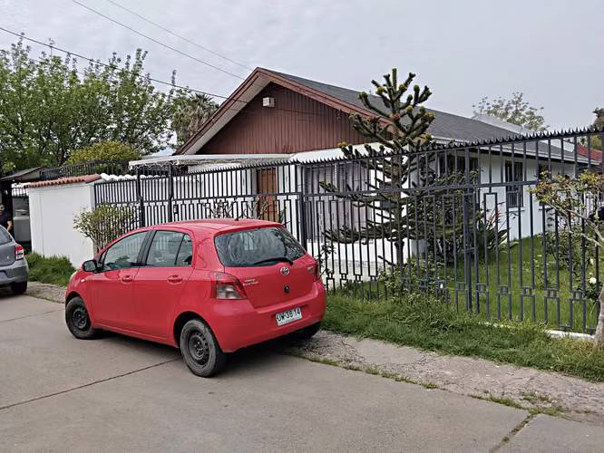 Casa Esquina aislasa de 4D y 2 B en 337 mts de Terreno - Imagen 7