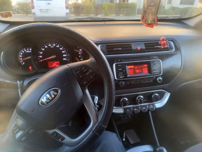 2015 Kia rio 4 ex 1.4l 6mt ac dab abs