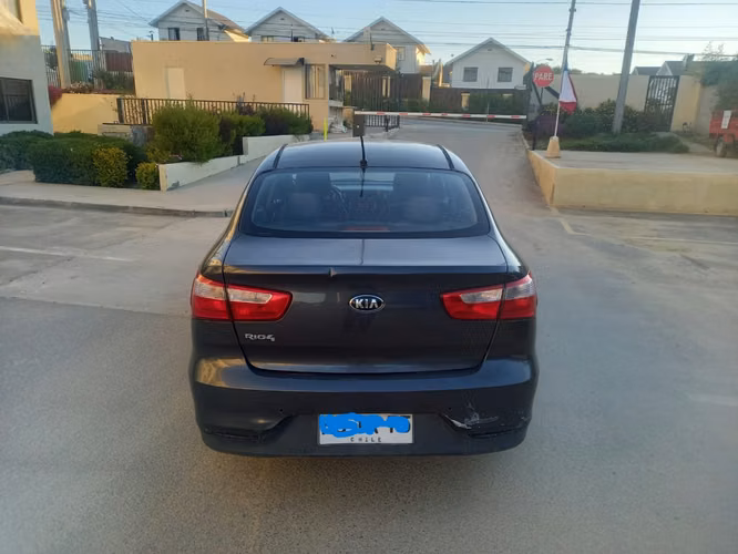 2015 Kia rio 4 ex 1.4l 6mt ac dab abs
