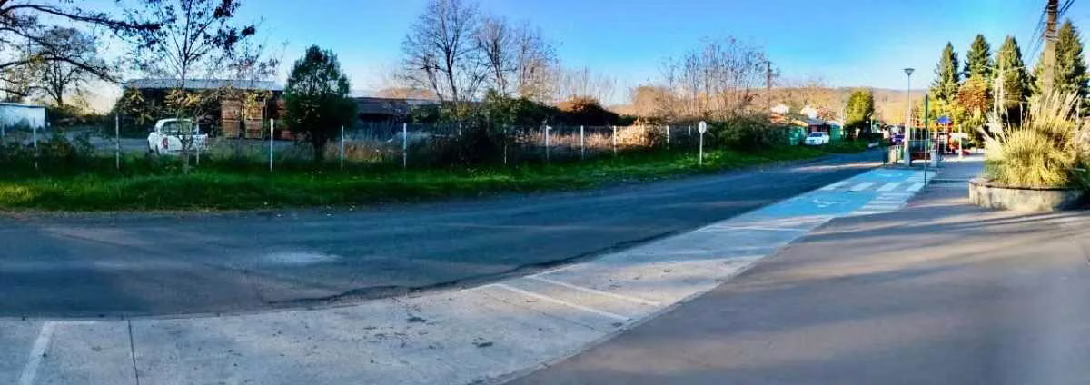 Acceso pavimentado, avenida principal (184348) - Imagen 10