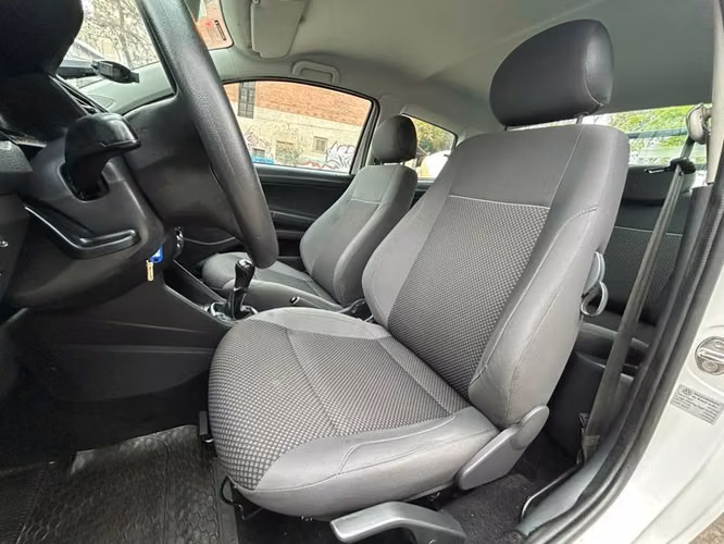 VOLKSWAGEN SAVEIRO CD 1.6 - 2022 | 4732 - Imagen 18