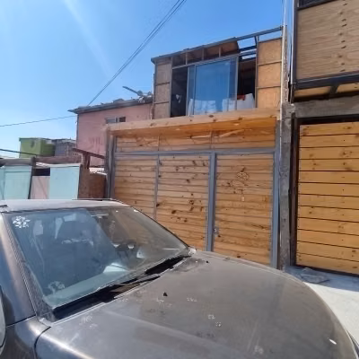 CASA DE 3 PISOS EN AVENIDA BONILLA CON SAN DIEGO