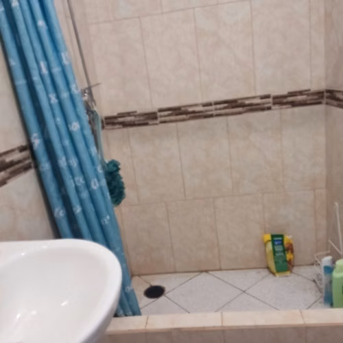 CASA DE 3 PISOS EN AVENIDA BONILLA CON SAN DIEGO - Imagen 3