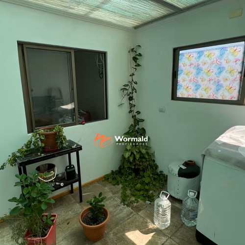 CASA DE TRES PISOS EN EXCELENTE UBICACIÓN - Imagen 8
