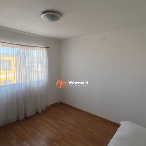 CASA DE TRES PISOS EN EXCELENTE UBICACIÓN - Imagen 3