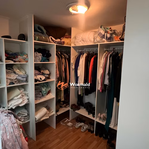 CASA DE TRES PISOS EN EXCELENTE UBICACIÓN - Imagen 5