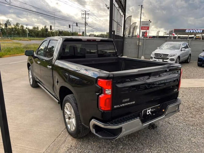 CHEVROLET SILVERADO LTZ 5.3 4X4 2019 - Imagen 4