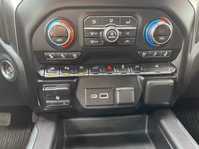 CHEVROLET SILVERADO LTZ 5.3 4X4 2019 - Imagen 20