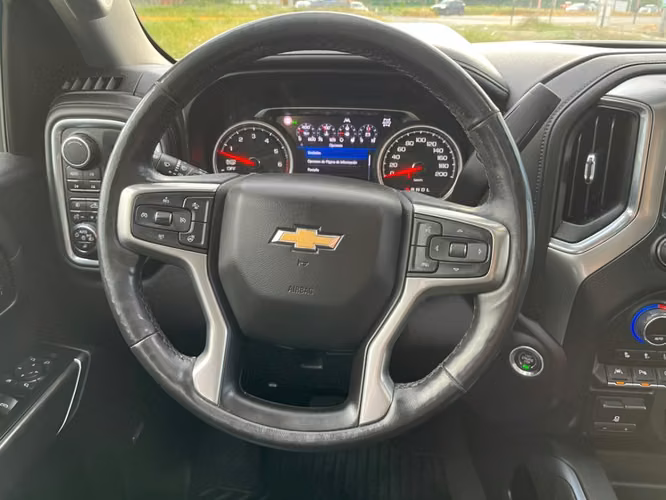 CHEVROLET SILVERADO LTZ 5.3 4X4 2019 - Imagen 11