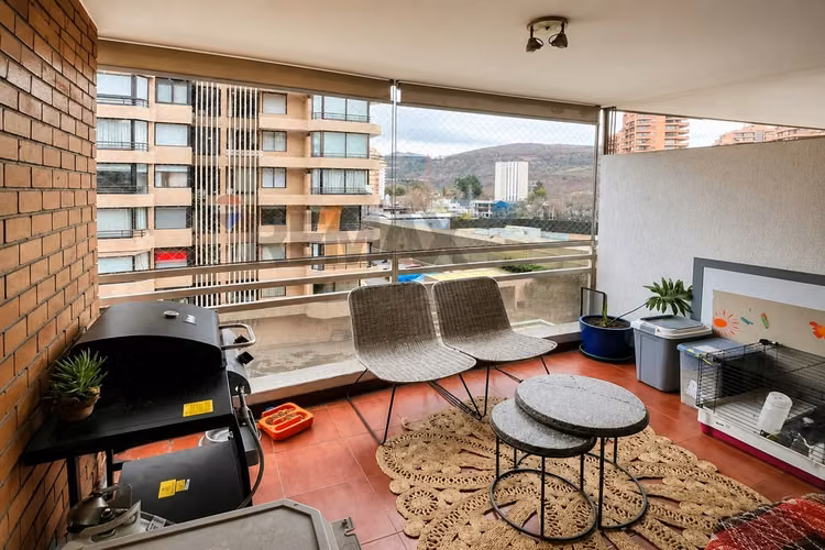 Remodelado y amplio departamento en las nieves - Imagen 16