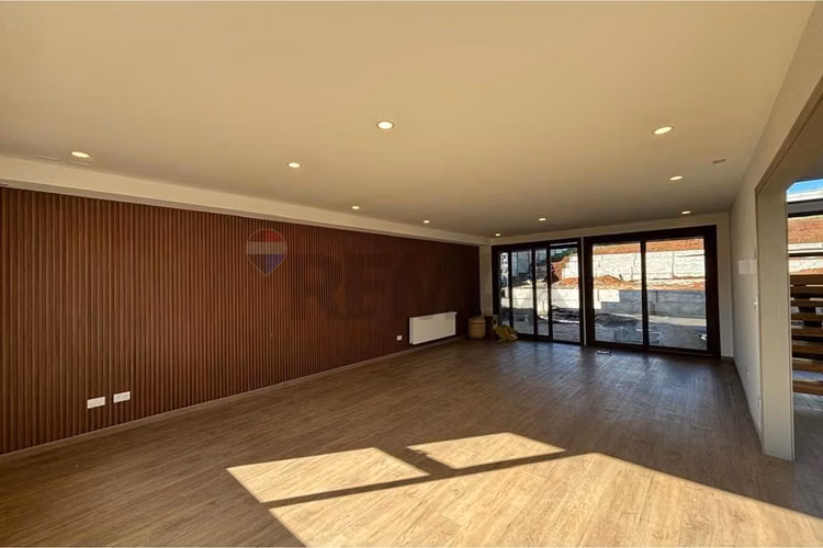 Hermosa casa de diseño contemporáneo - Imagen 4