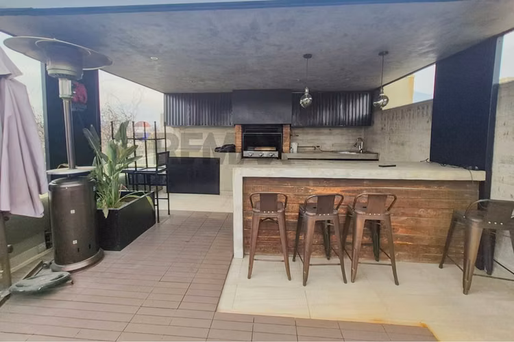 2 estacionamientos y 3 bodegas! y roof top - Imagen 12