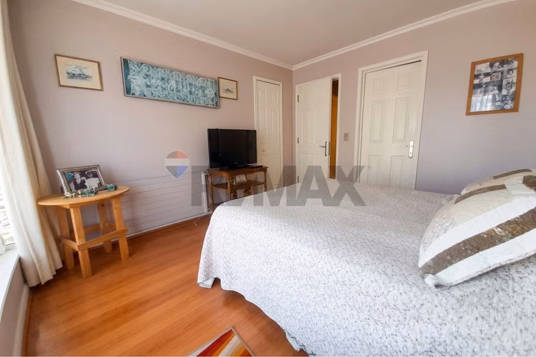 Exclusivo departamento con 3 estacionamientos - Imagen 6