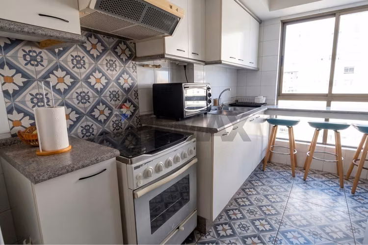 Exclusivo departamento con 3 estacionamientos - Imagen 17