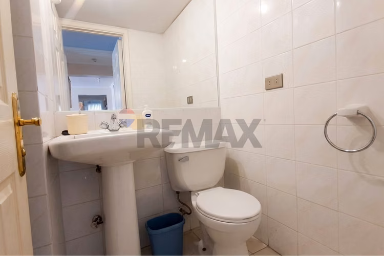 Exclusivo departamento con 3 estacionamientos - Imagen 14