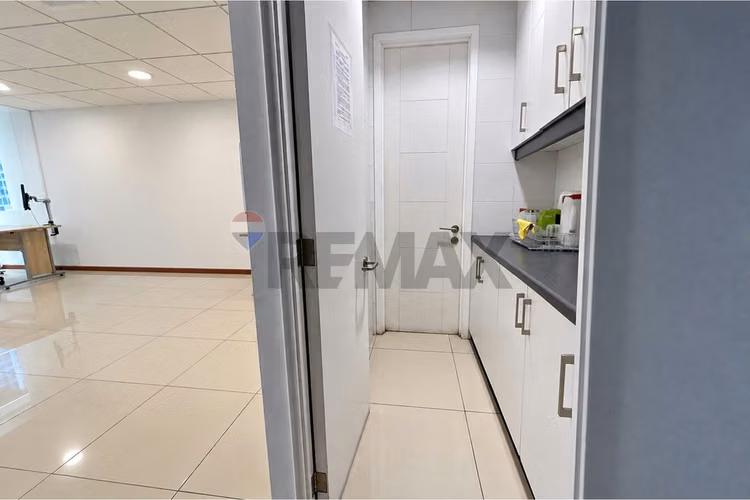 Oficina 35 m² | metro manquehue | las condes - Imagen 4