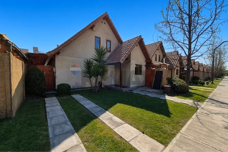 Arriendo casa no perimetral peñalolén - 4d, 3b