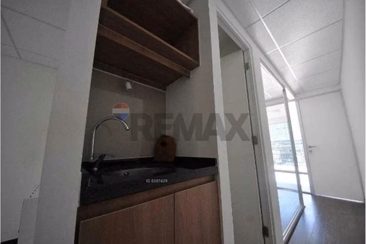 Oficina nueva en arriendo terraza estacionamiento - Imagen 7