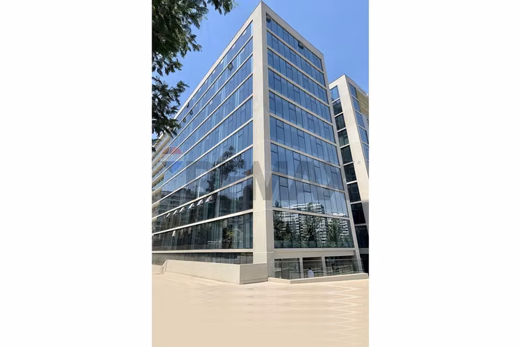 Oficina nueva en arriendo terraza estacionamiento - Imagen 9
