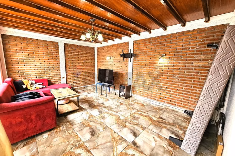 Casa de 2 pisos - Imagen 2