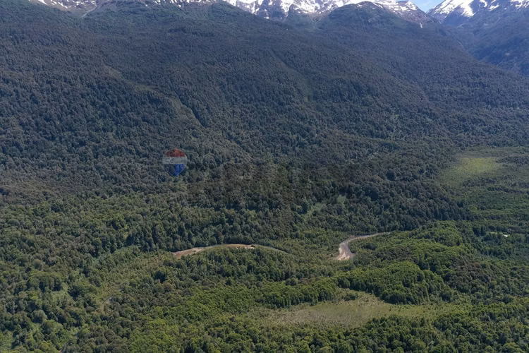 Patagonia con río | 20.000 m² para invertir - Imagen 16