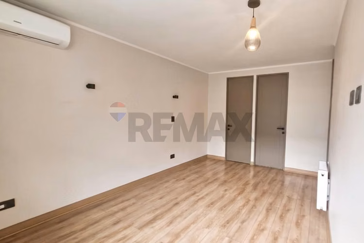 Moderno departamento a pasos de plaza egaña - Imagen 4