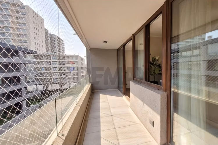Moderno departamento a pasos de plaza egaña - Imagen 6