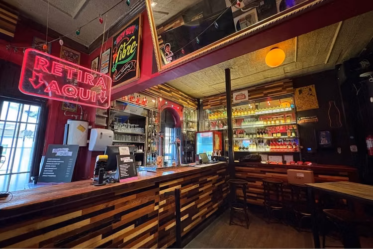 Restaurante-bar con patente turismo | 225 m2