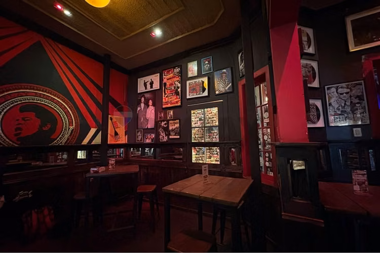 Restaurante-bar con patente turismo | 225 m2