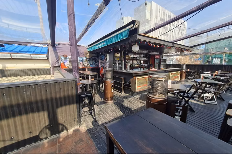 Restaurante-bar con patente turismo | 225 m2