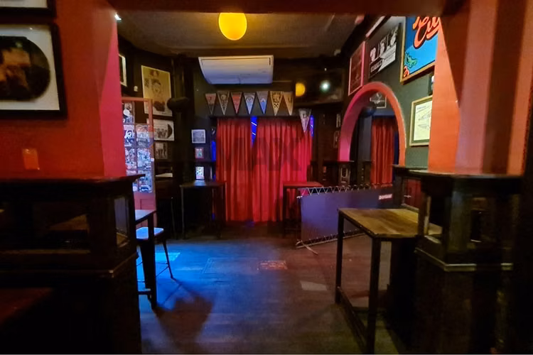 Restaurante-bar con patente turismo | 225 m2