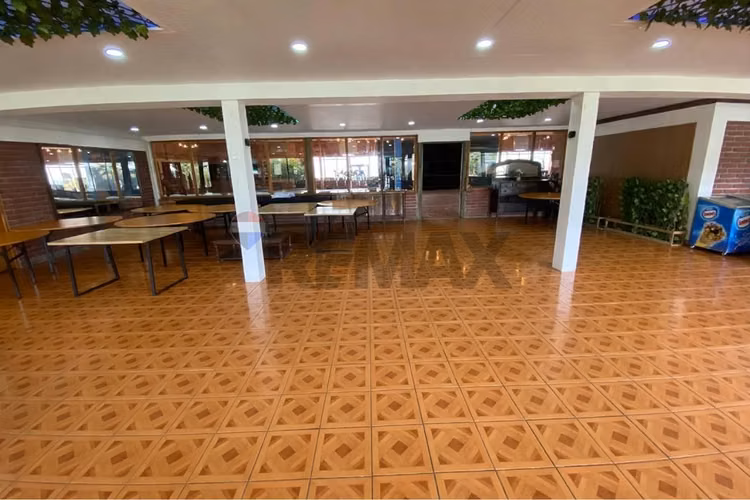 Restaurante y salón centro de eventos