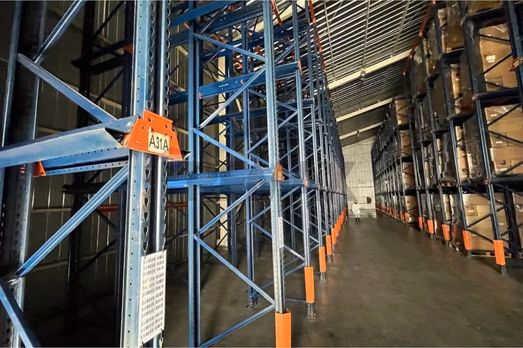 Se arrienda bodega rackeada talca - Imagen 2