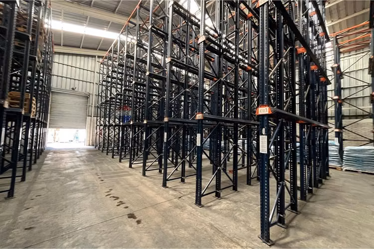 Se arrienda bodega rackeada talca - Imagen 6