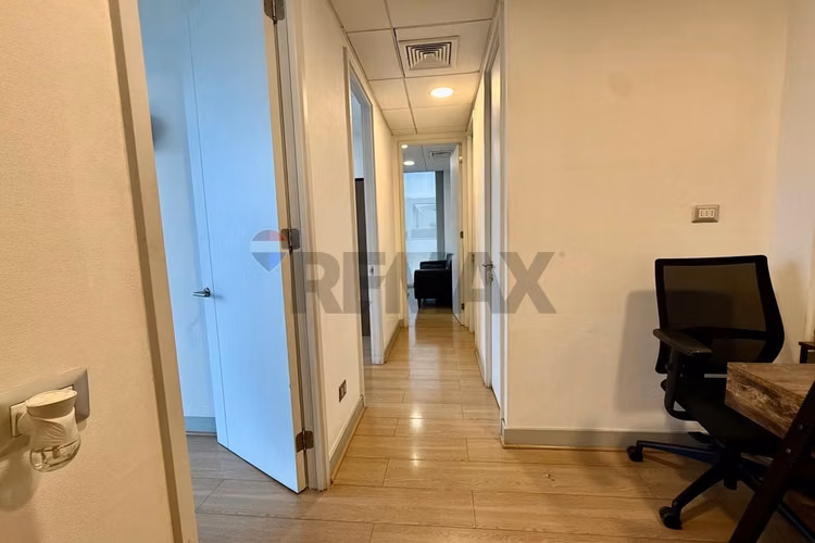 Oficina en venta a pasos de futura estacion l 7