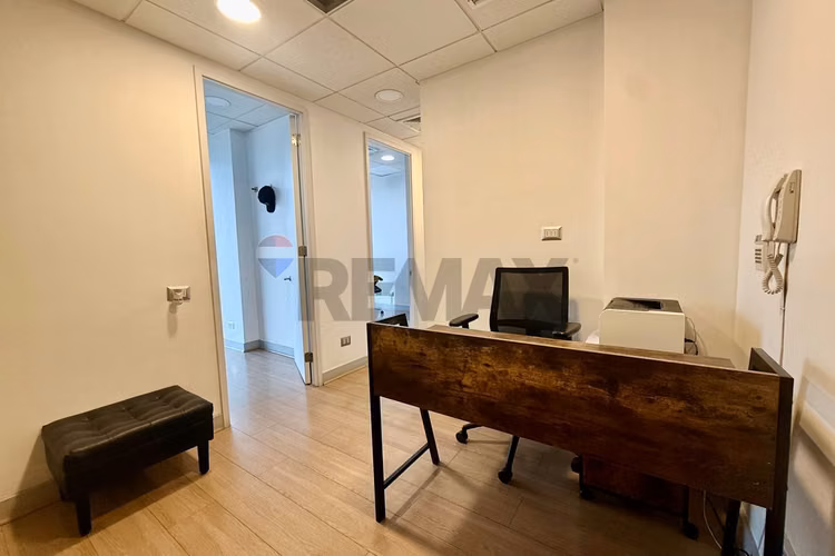 Oficina en venta a pasos de futura estacion l 7