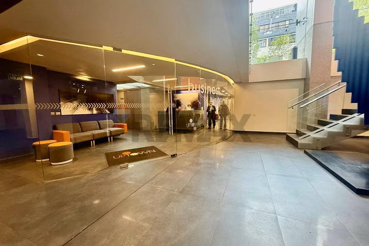 Oficina en venta a pasos de futura estacion l 7