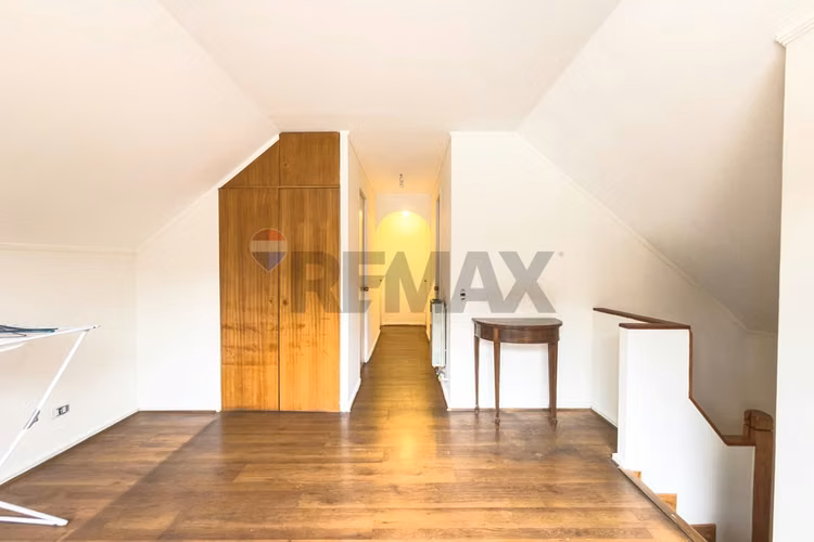 Casa esquina 7d/4b con piscina, las condes - Imagen 16