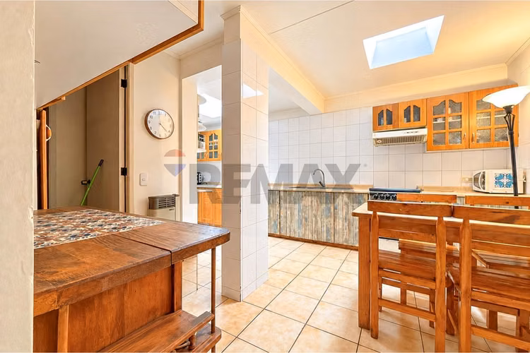 Casa esquina 7d/4b con piscina, las condes - Imagen 9