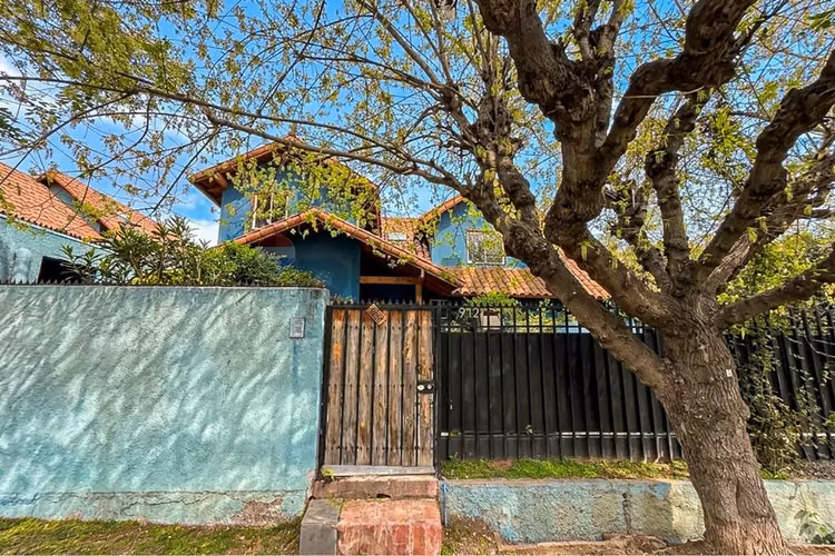 Casa esquina 7d/4b con piscina, las condes