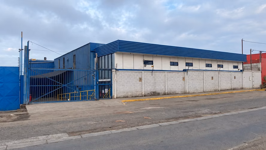 GALPON CERRADO BODEGAJE OFICINAS C7 380V
